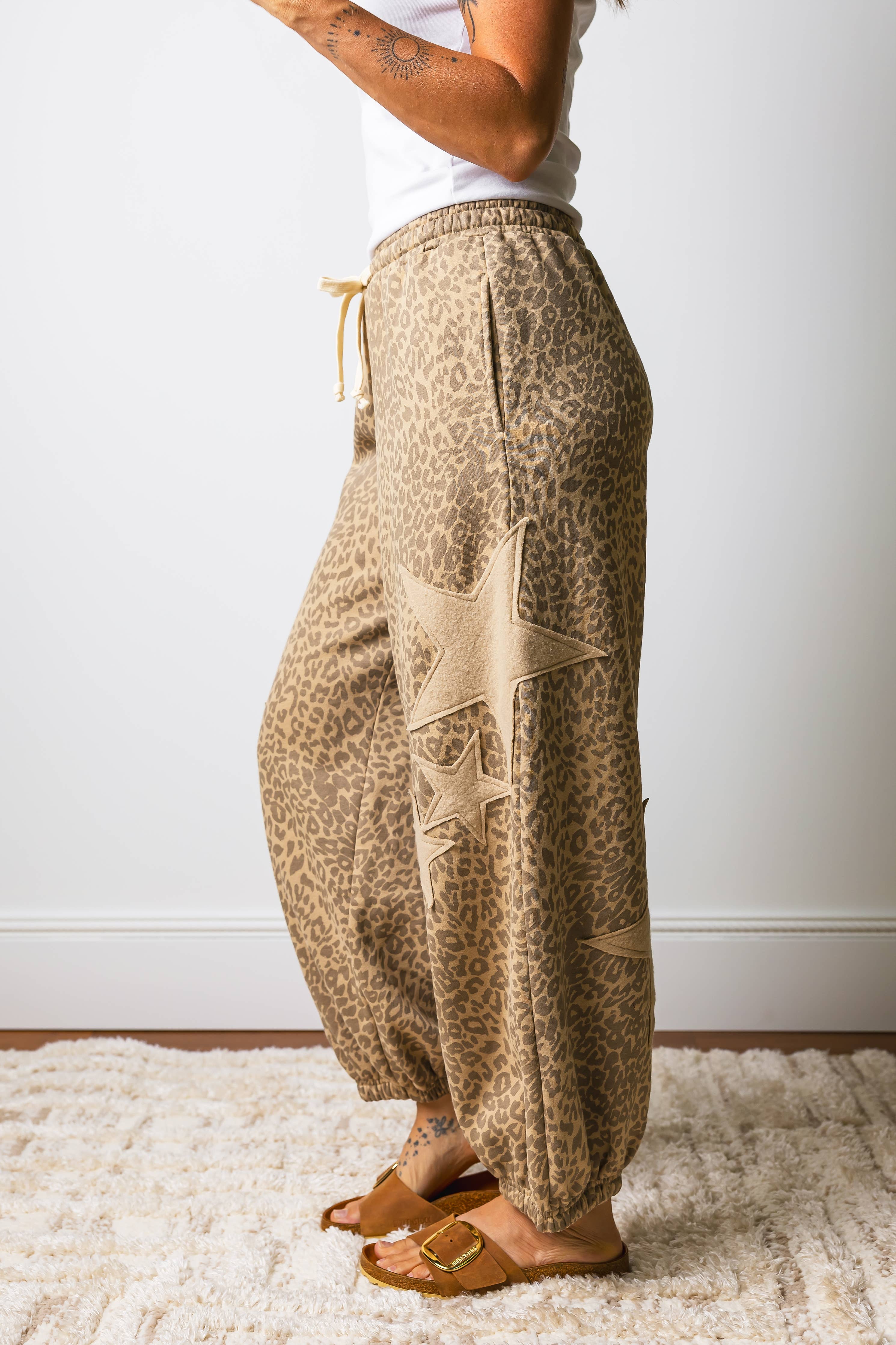 Western Leopard Star Patched Drawstring Jogger Pants: Khaki-Shorts / L