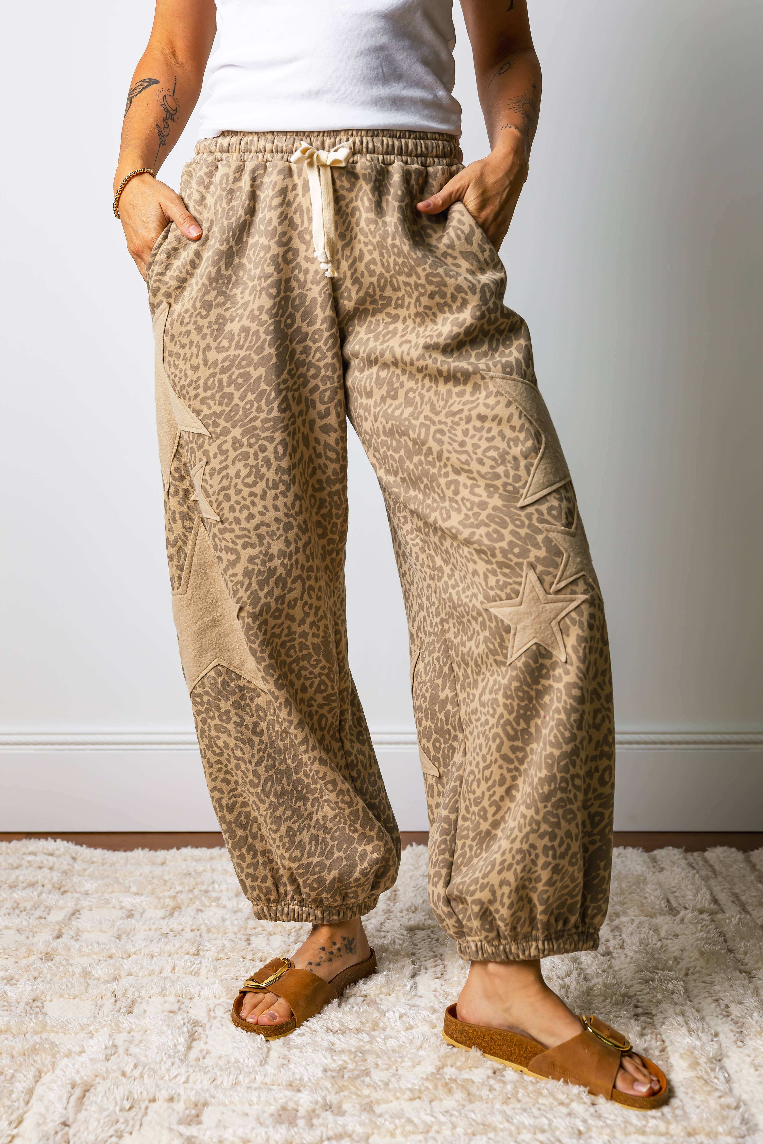 Western Leopard Star Patched Drawstring Jogger Pants: Khaki-Shorts / L