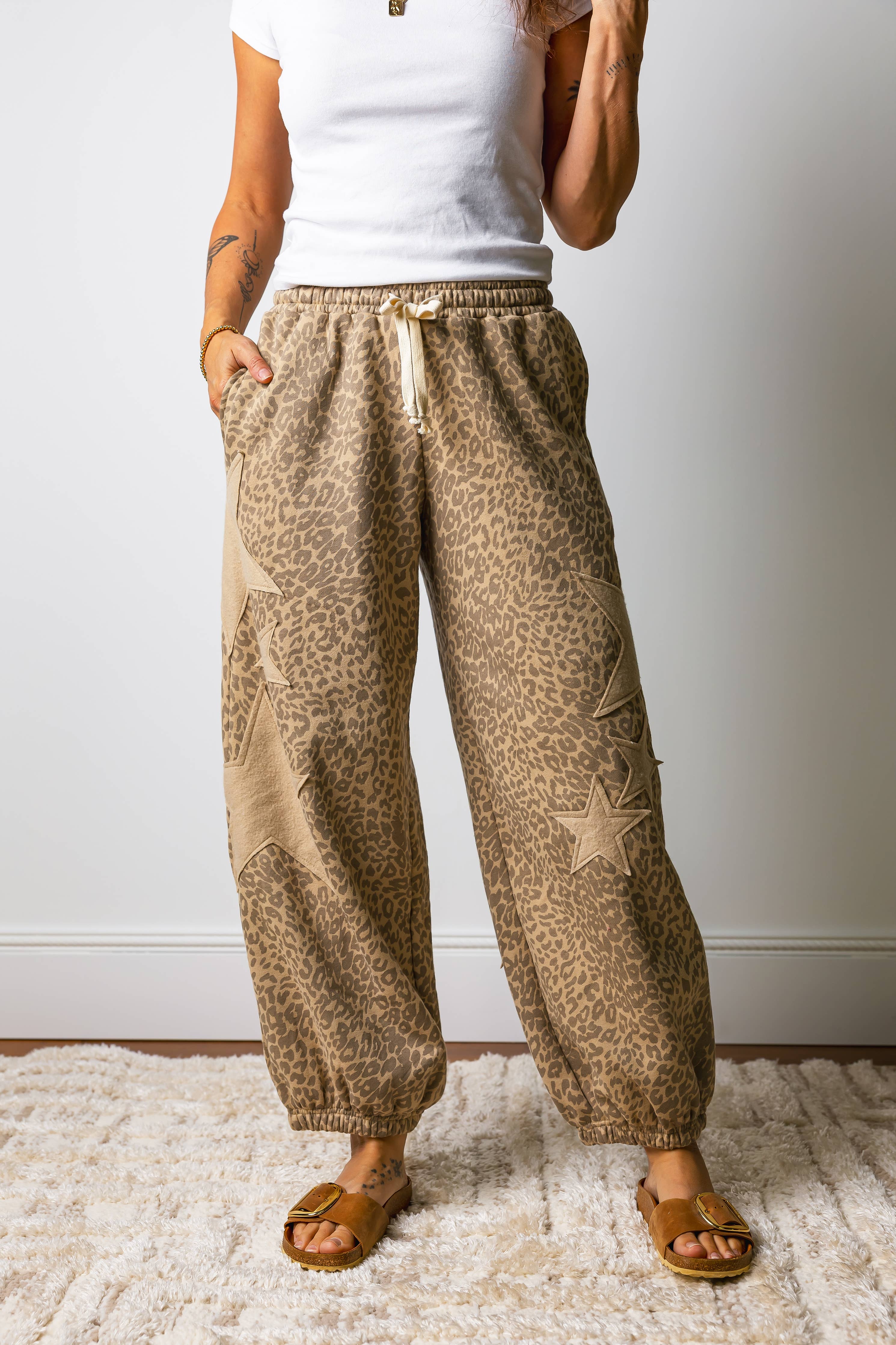 Western Leopard Star Patched Drawstring Jogger Pants: Khaki-Shorts / L