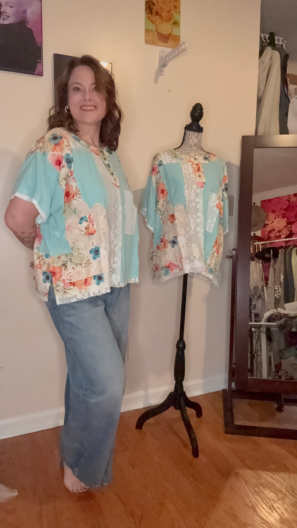 Round Neck Short Sleeve Floral Knit Rib Top SALE: AQUA