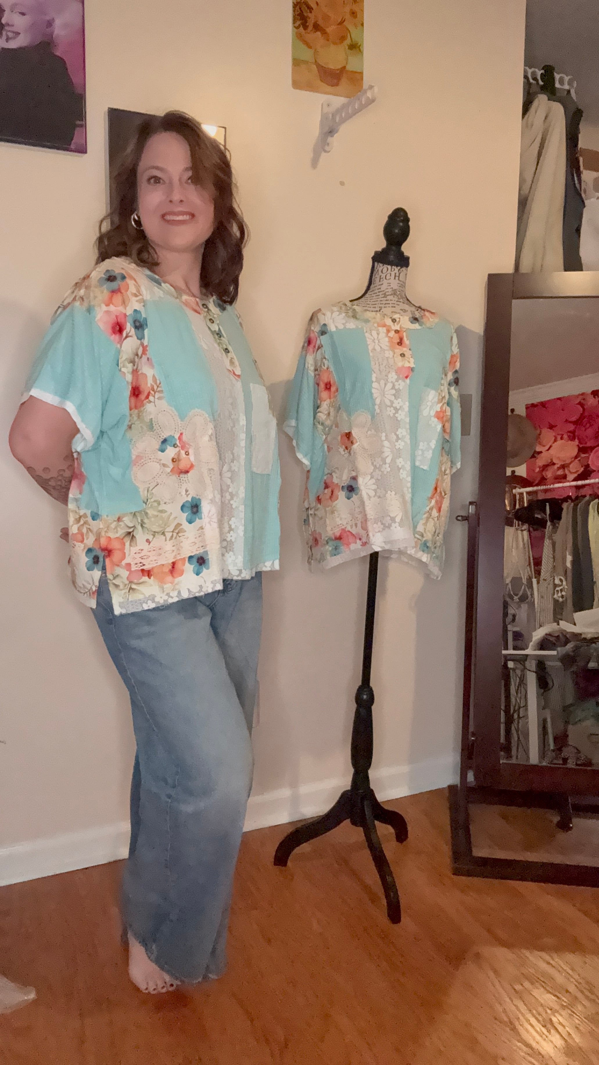 Round Neck Short Sleeve Floral Knit Rib Top SALE: AQUA