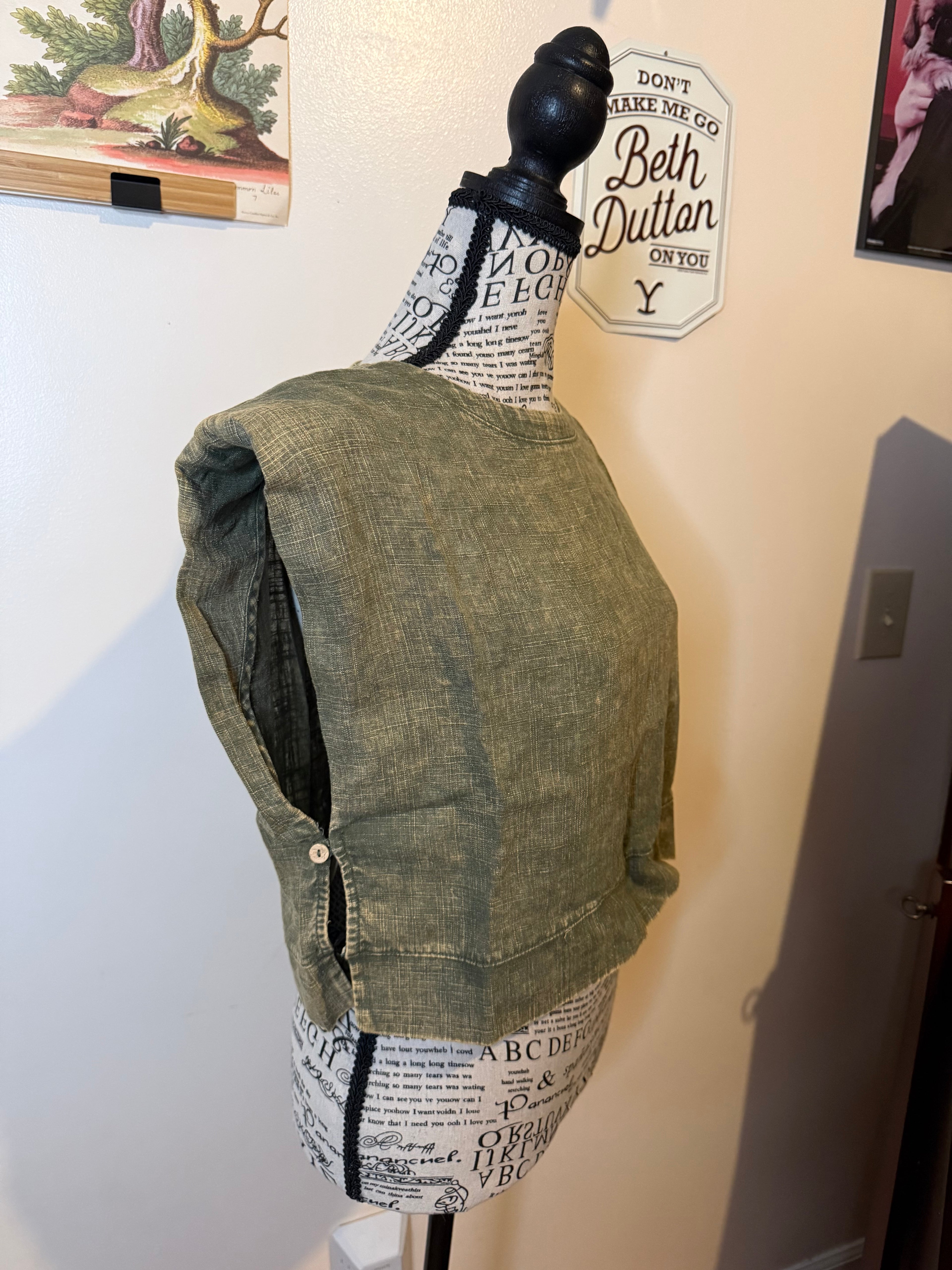 Acid Washed Side Button Muscle Crop Top