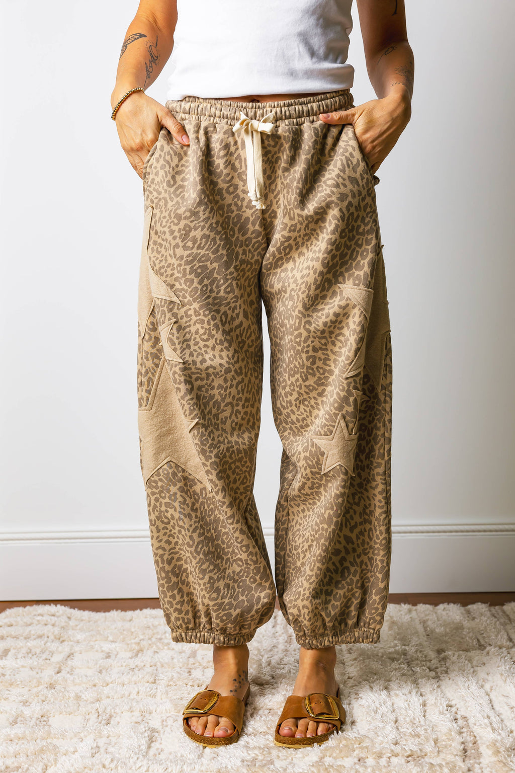 Western Leopard Star Patched Drawstring Jogger Pants: Khaki-Shorts / L